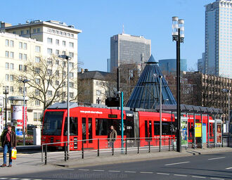 Straßenbahn Haltestelle Skyline